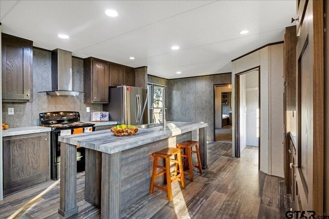 Building Photo - 409 Willow Dr