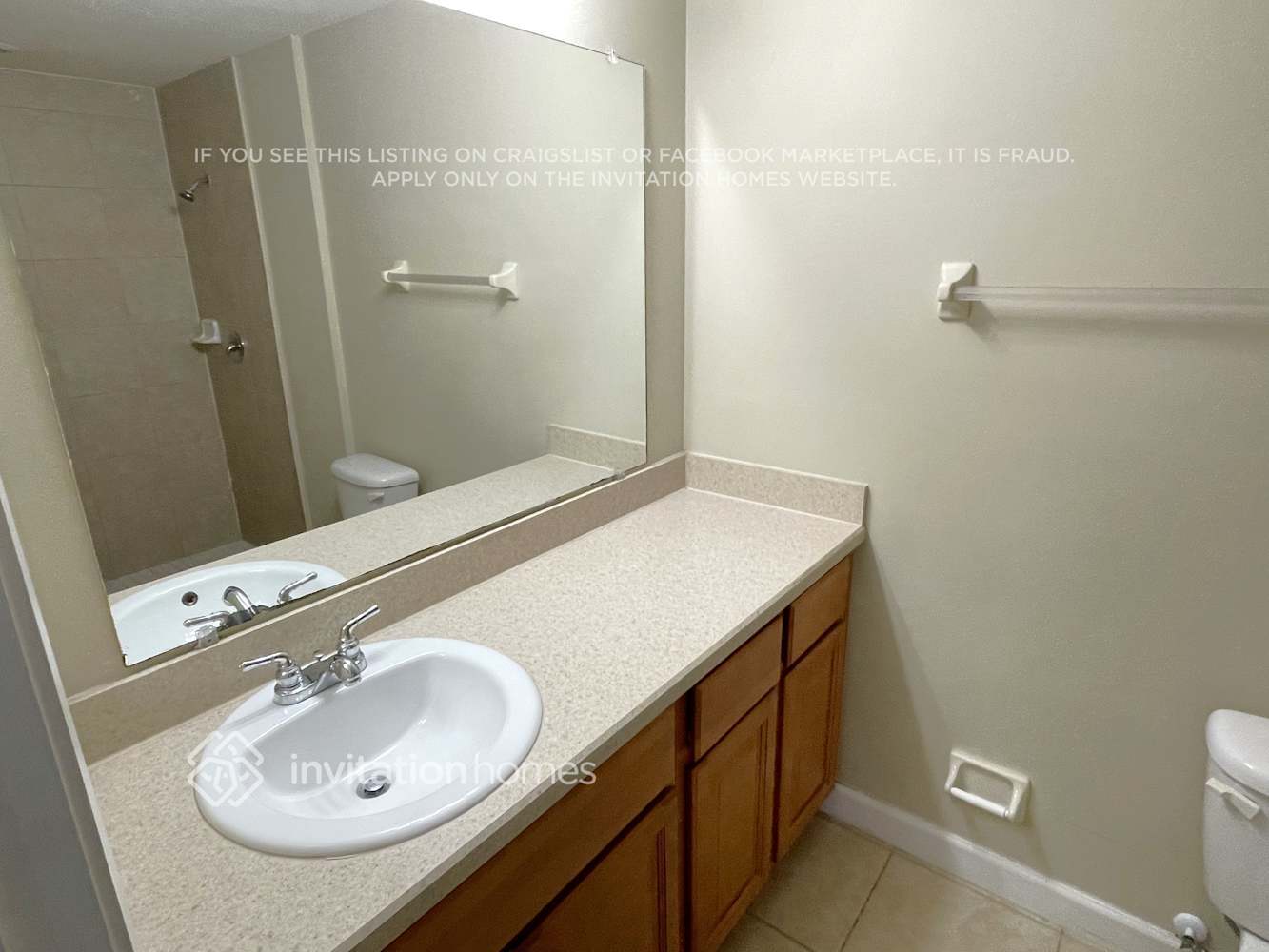 Building Photo - 126 W York Ct