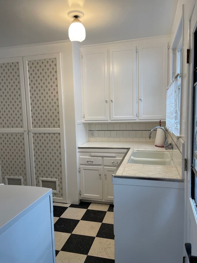 Kitchen - 1827 18th St