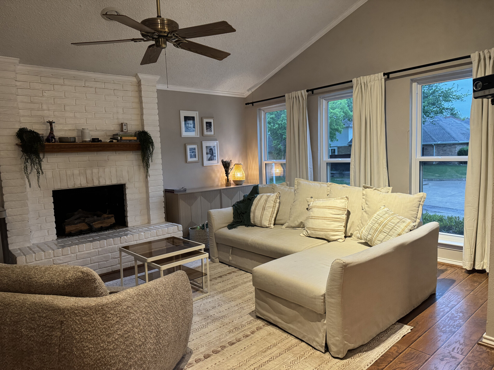 Living room - 2812 Prescott Dr
