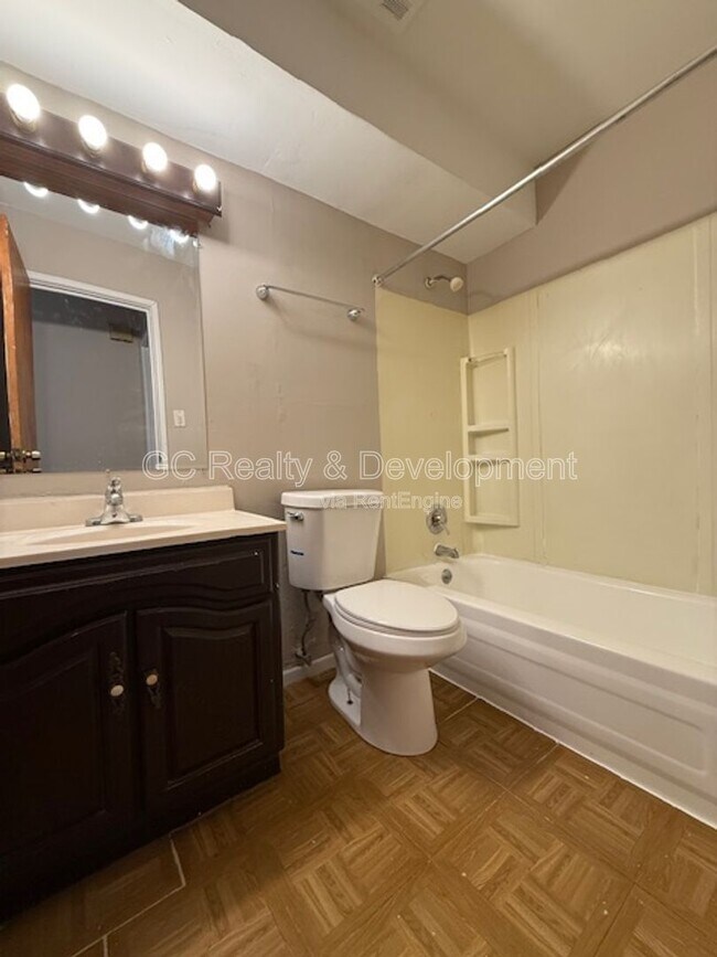 Building Photo - 847 College Blvd