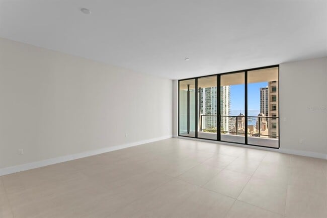 Building Photo - 275 1st Ave S