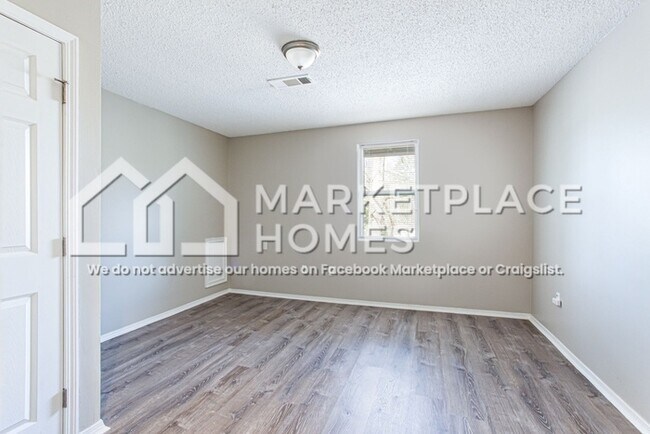Building Photo - 3824 Cannon Dr