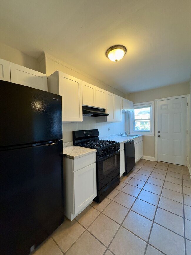 Building Photo - Charming 3Bed/2Bath Townhome in Dundalk, MD!