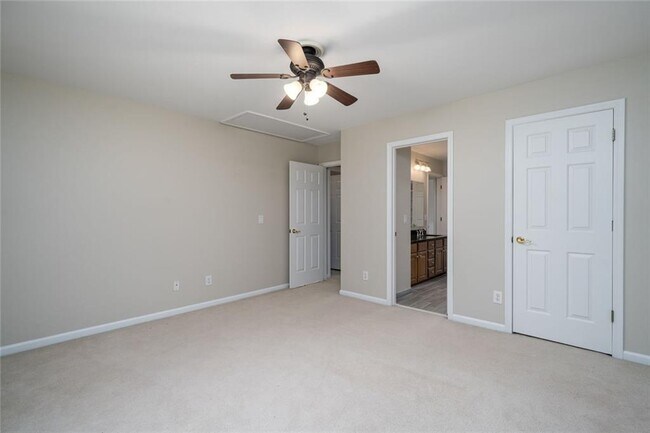 Building Photo - 174 Ennisbrook Dr SE