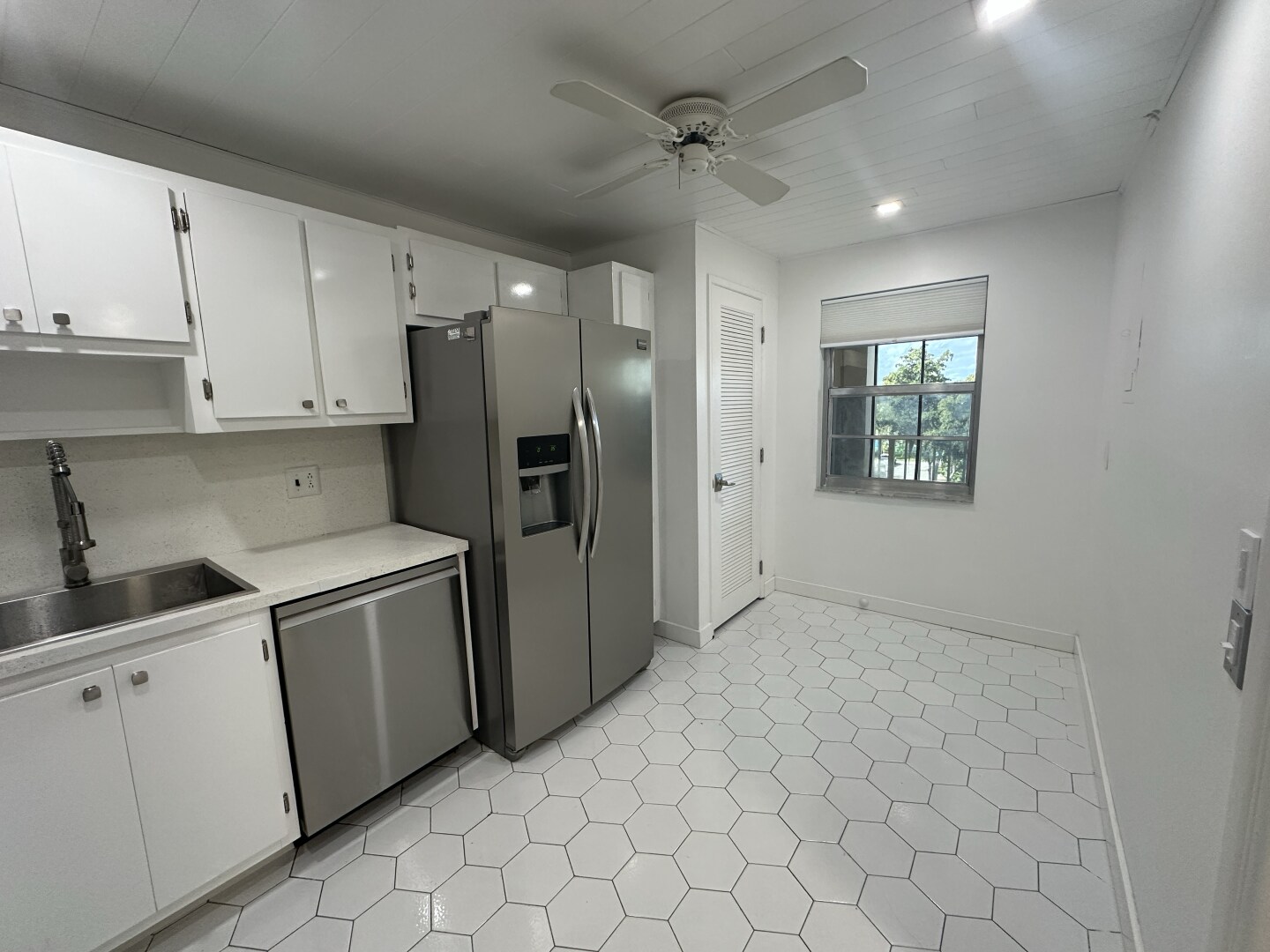 Kitchen and Breakfast Area - 4030 W Palm Aire Dr