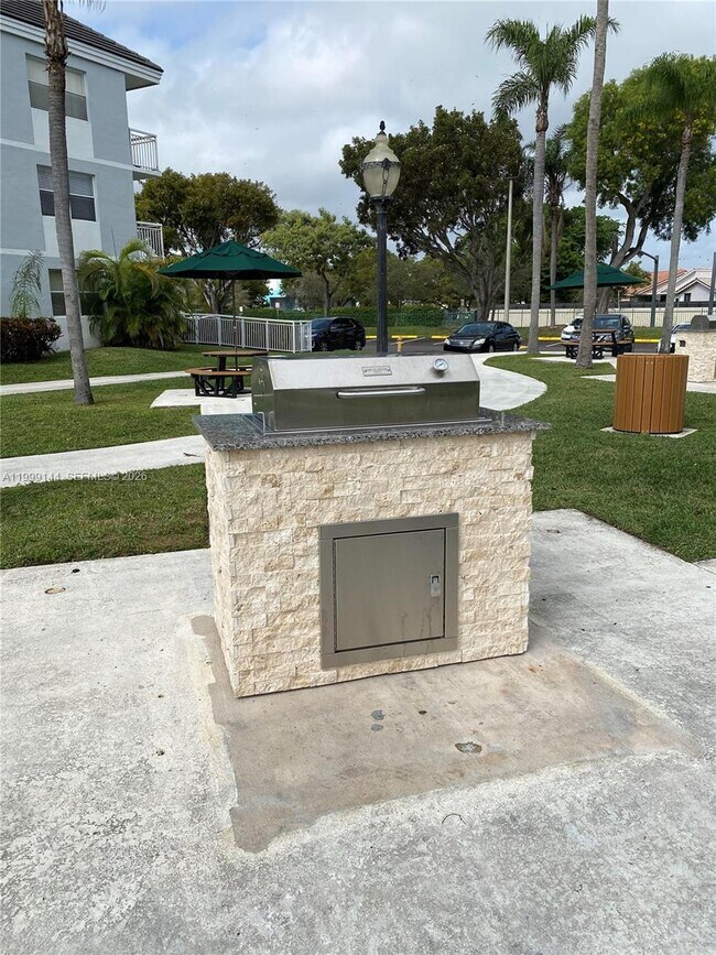 Building Photo - 8500 SW 212th St