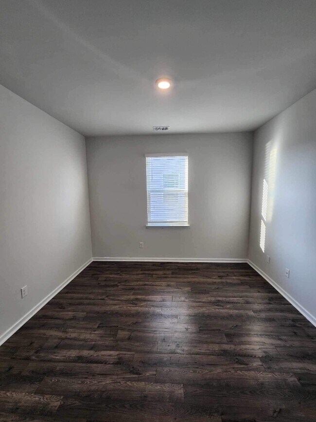 Building Photo - 10035 Hamilton Br Lp