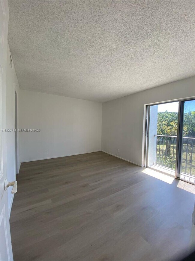 Building Photo - 8740 N Sherman Cir