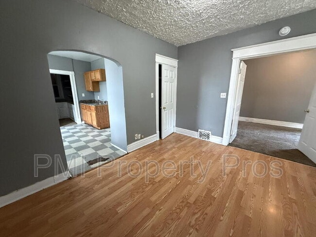 Building Photo - 1415 N 37th St