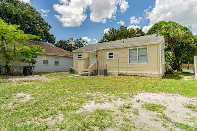 Building Photo - 505 E Virginia Ave