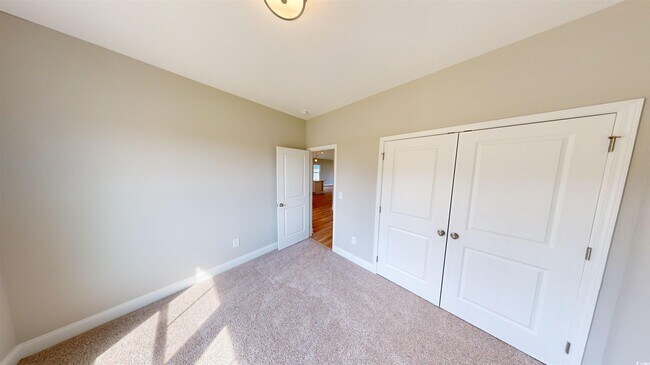 Building Photo - 1064 Moen Lp