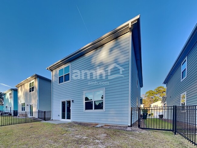 Building Photo - 1830 Produce Ln