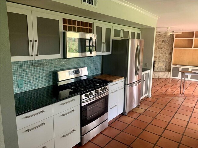 Building Photo - 4003 Tablerock Dr