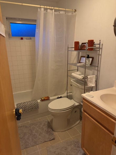 Building Photo - 626 Pines Slope Rd