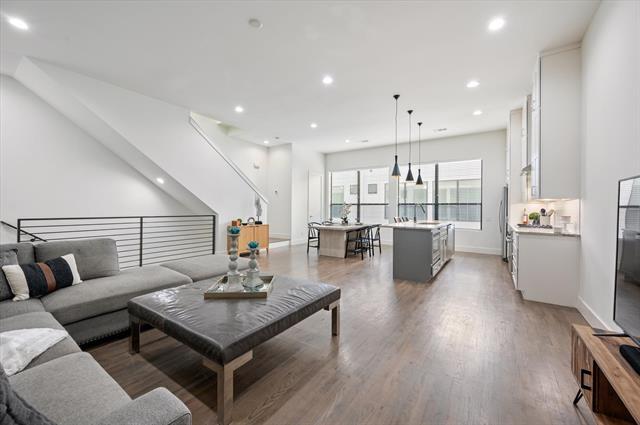 Building Photo - 1848 Euclid Ave