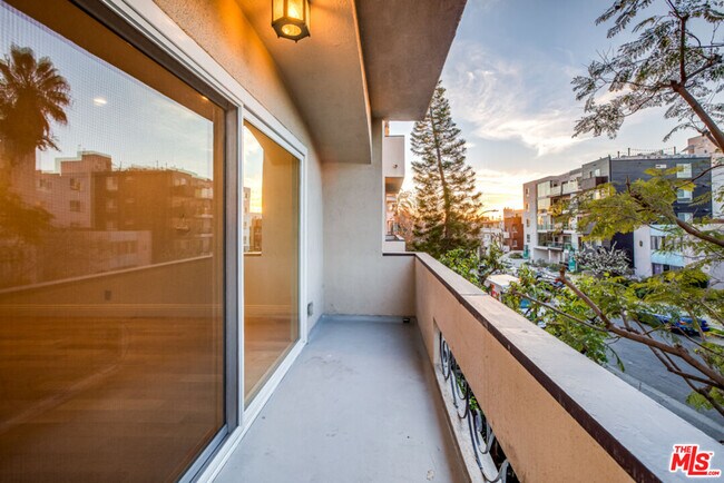 Building Photo - 11820 Mayfield Ave