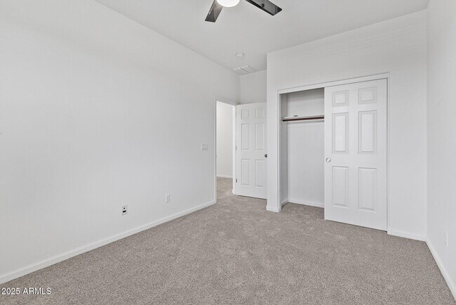 Building Photo - 3263 S Miller Dr