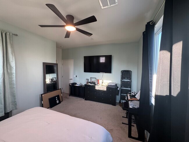 Building Photo - 5503 Sandcliff Ln