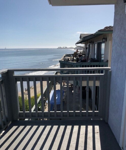 Building Photo - 6525 Del Playa Dr