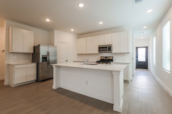 Building Photo - 11515 Cedar Cl