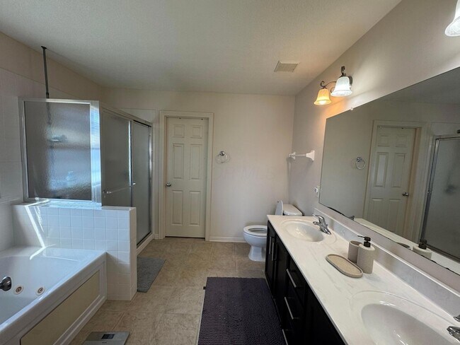 Building Photo - 5985 Inslee Rd