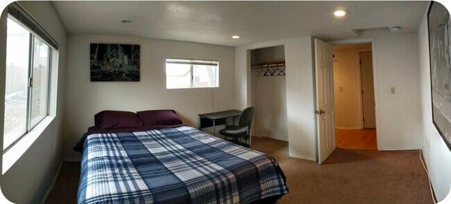 Building Photo - 2-112 S Florence St