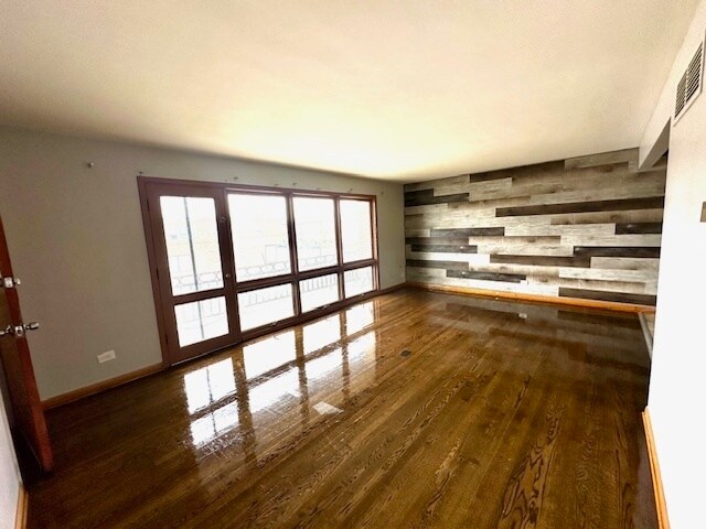Building Photo - 3158 W 93rd St