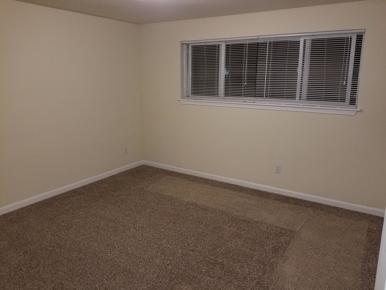 Bedroom - 14244 SE Allen Rd