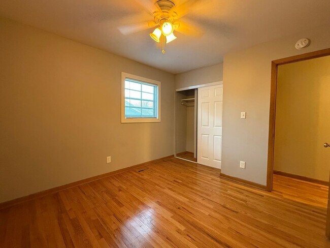 Building Photo - Quiet Cul-de-Sac Living in Council Bluffs