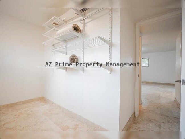 Building Photo - 1104 E Bell De Mar Dr