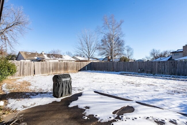 Building Photo - 3 Bed | 2 Bath in Central Tulsa!