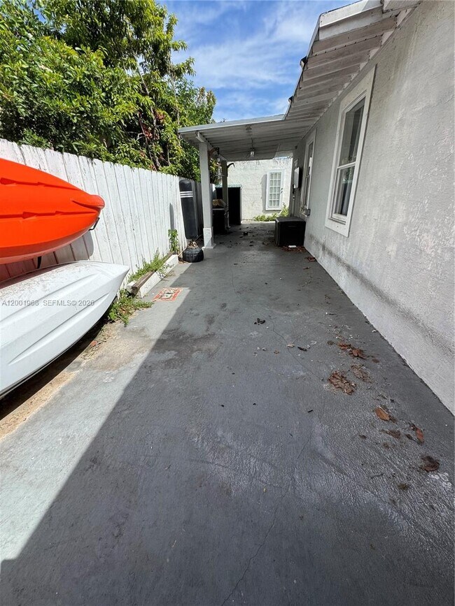 Building Photo - 3175 NW 27th St