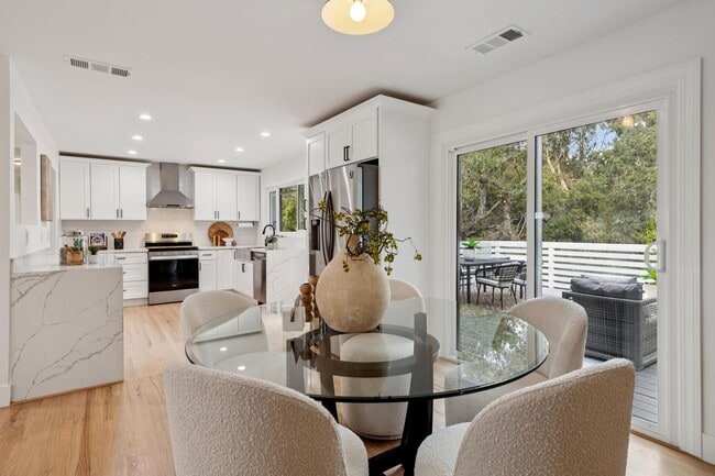 Building Photo - Updated Woodland Estates Home