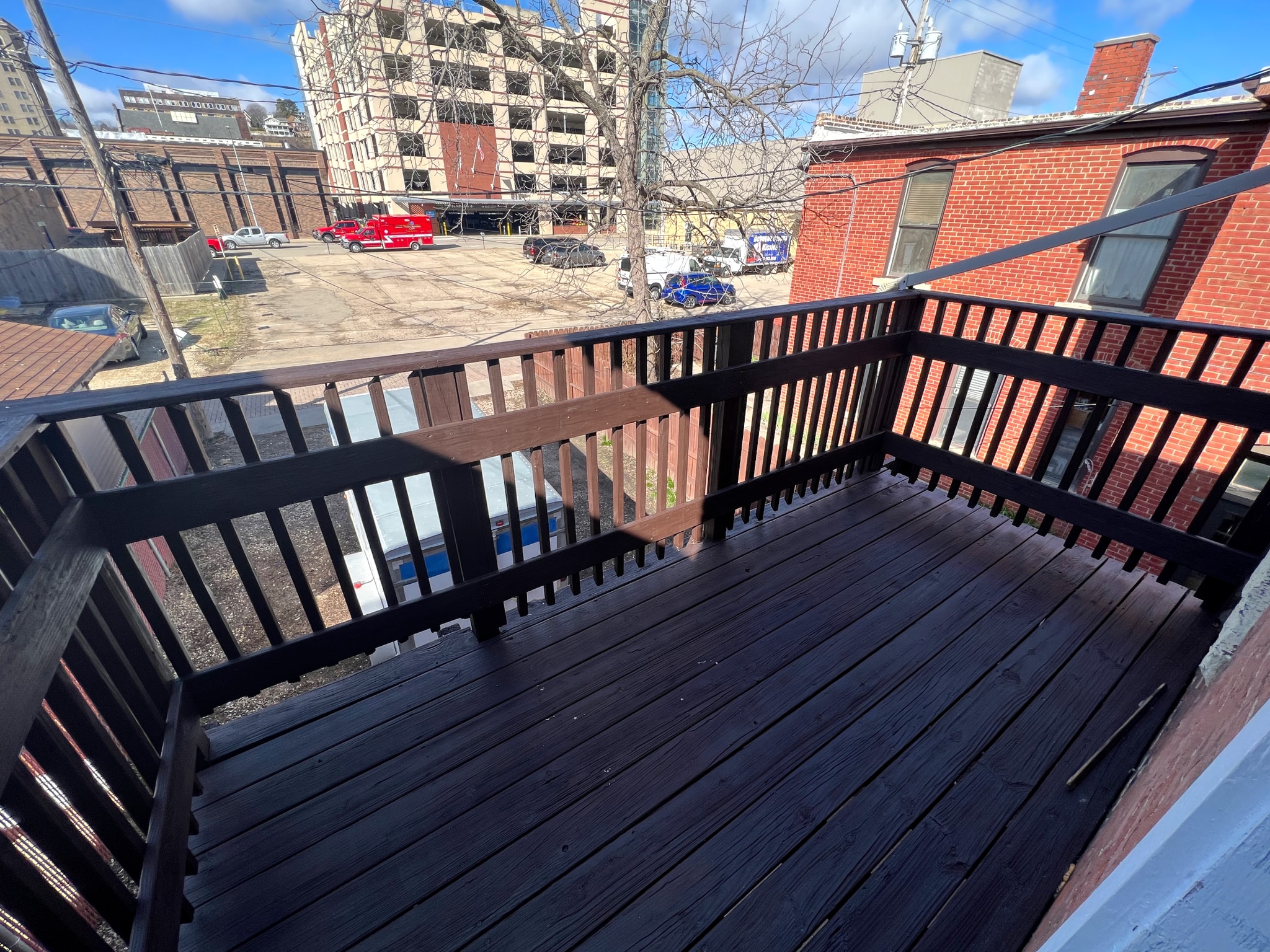 Building Photo - 933 White St