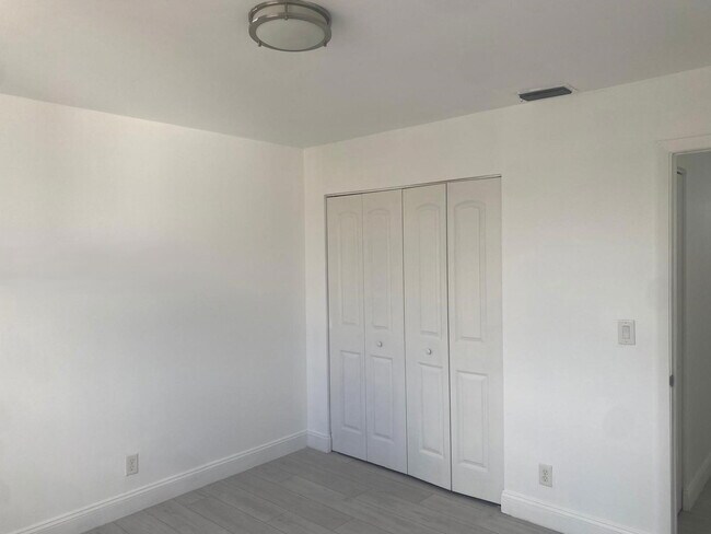 Building Photo - Northwest 107th Way, Sunrise, FL 33351 - 3 BR 2 BA single-family home