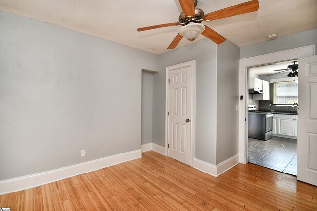 Building Photo - 204 Parkins Mill Rd