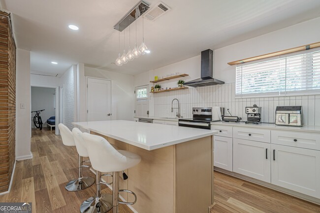 Building Photo - 2018 Bramblewood Dr NE