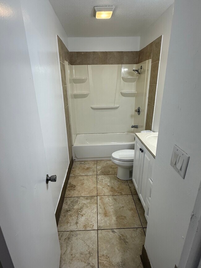 Building Photo - 324 NW 96th St