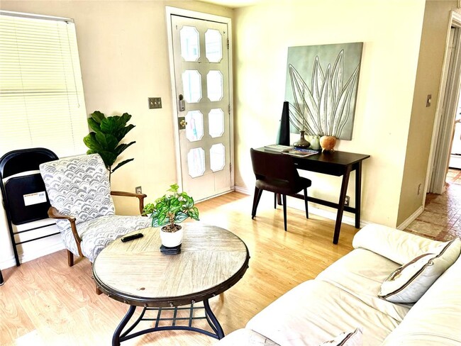 Building Photo - 4812 Avenue G Ave