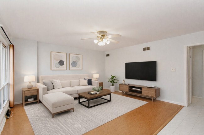 Building Photo - 612 Maple Ct