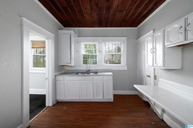 Building Photo - 129 68th St N