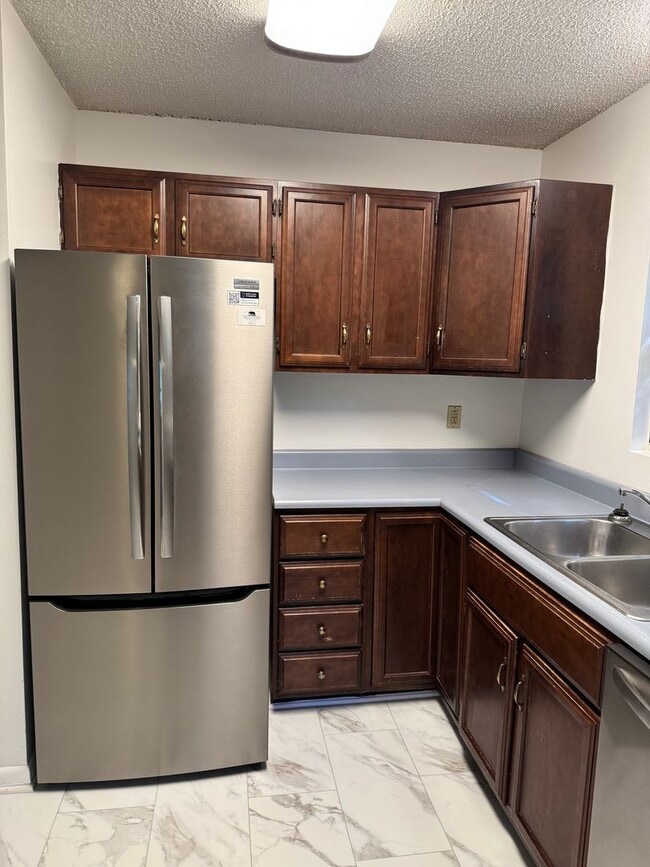 Building Photo - Black Mountain - Newly Renovated 3 Bedroom