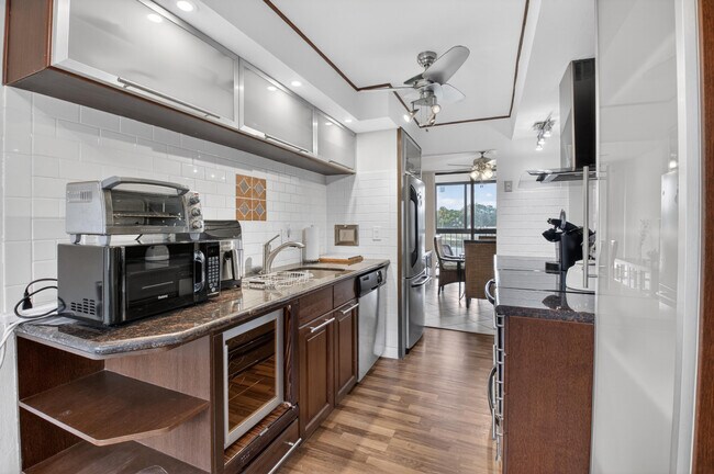 Building Photo - 3604 Bridgewood Dr