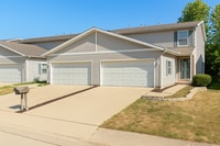 Building Photo - Spacious & Stylish 4-Bed, 4-Bath Townhome in Desirable North Normal