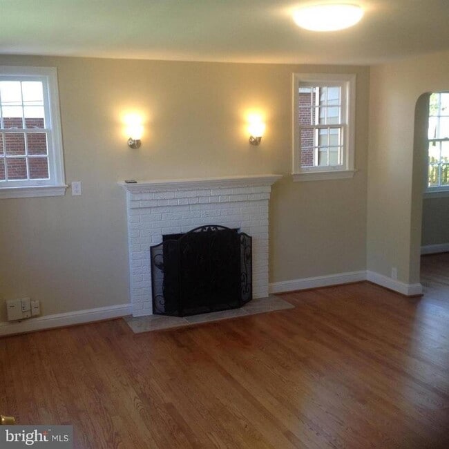 Building Photo - 604 N Emerson St