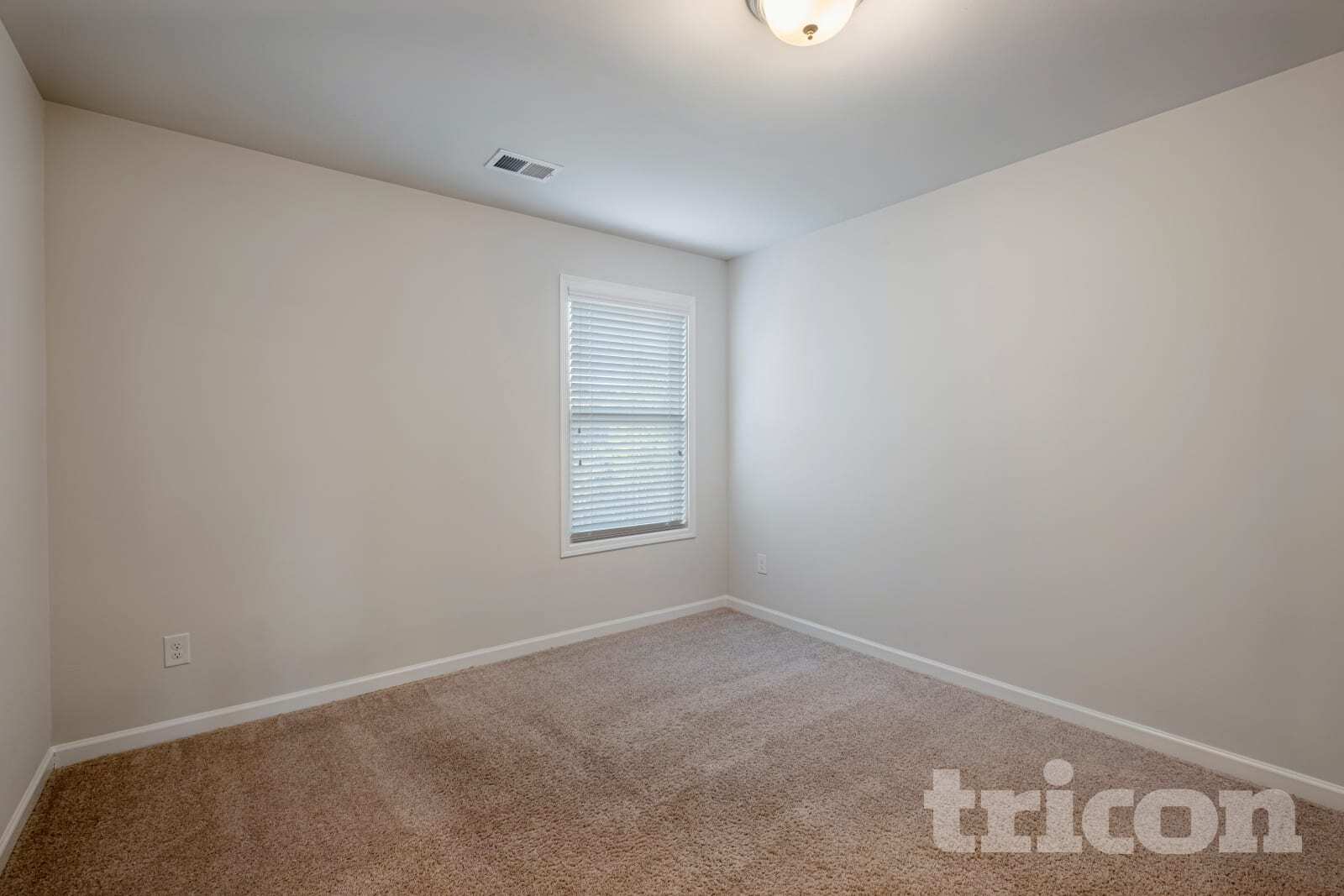 Building Photo - 329 Trickum Hill Dr