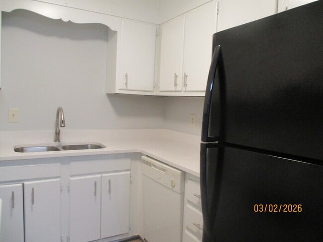 Building Photo - 107 Carriage House Dr