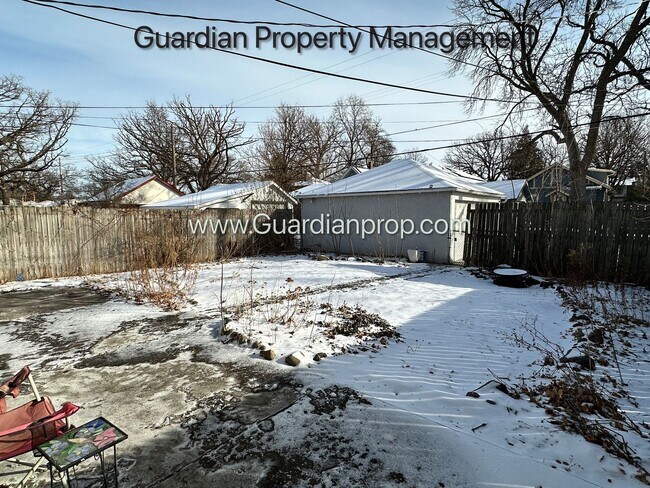Building Photo - South Minneapolis Side by Side, Laundry, Dishwasher, Fenced Yard, Storage,  1 Car Garage available,