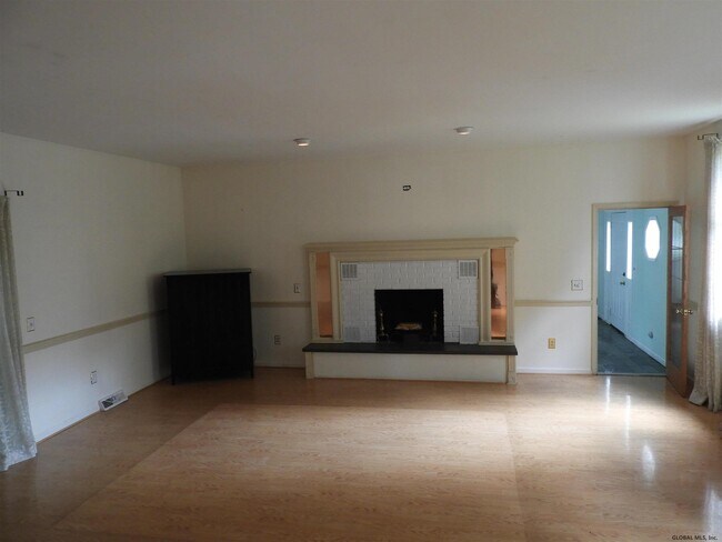 Building Photo - 401 Loudon Rd